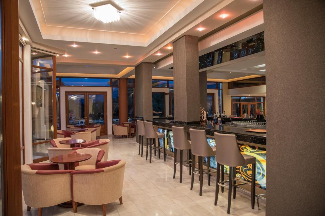 Alma Hotel 帕特雷 外观 照片